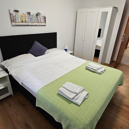 Apartments Lumar Palit Kültér fotó
