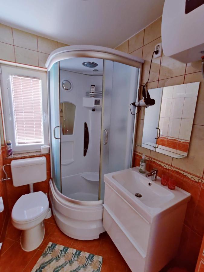 Apartments Lumar Palit Kültér fotó