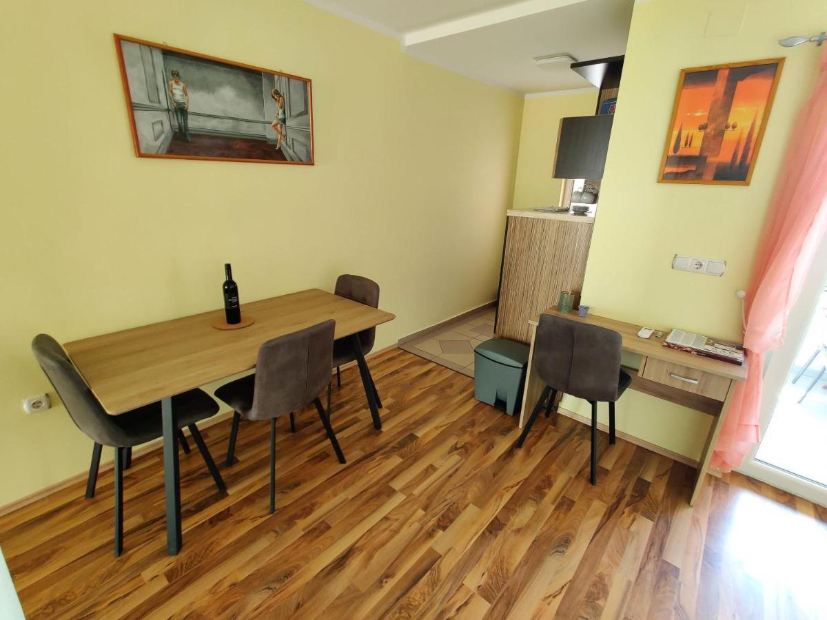 Apartments Lumar Palit Kültér fotó