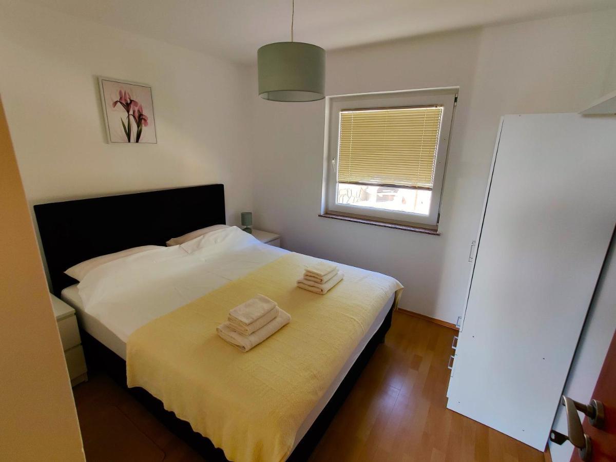 Apartments Lumar Palit Kültér fotó
